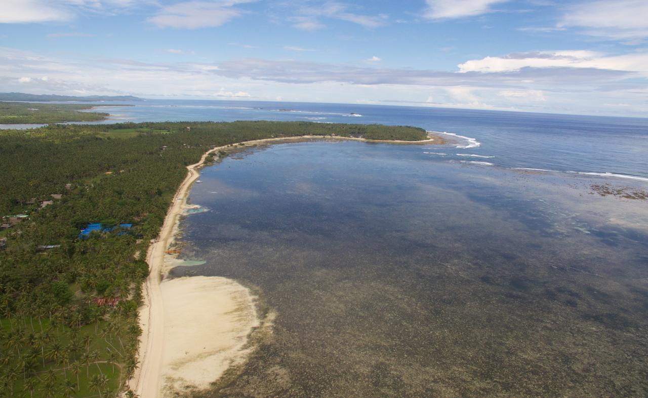 Bravo Beach Resort General Luna  Bagian luar foto