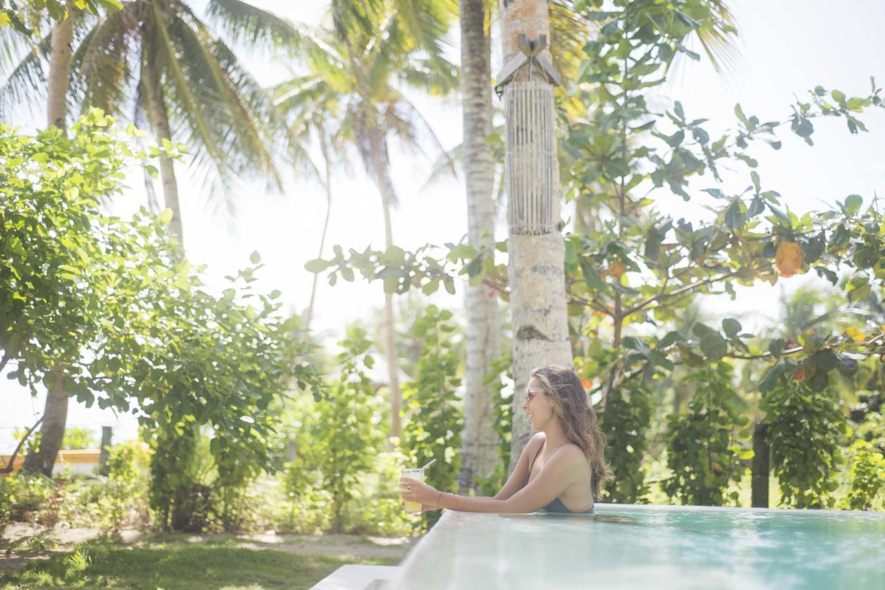 Bravo Beach Resort General Luna  Bagian luar foto