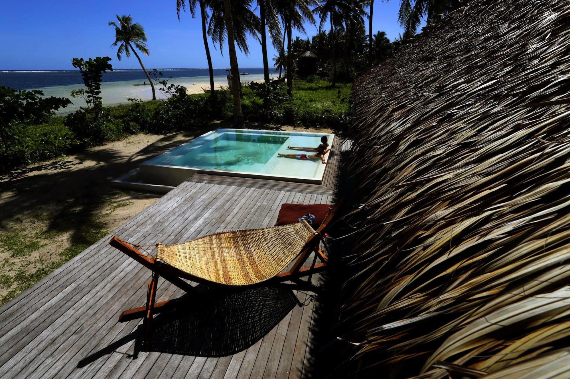 Bravo Beach Resort General Luna  Bagian luar foto