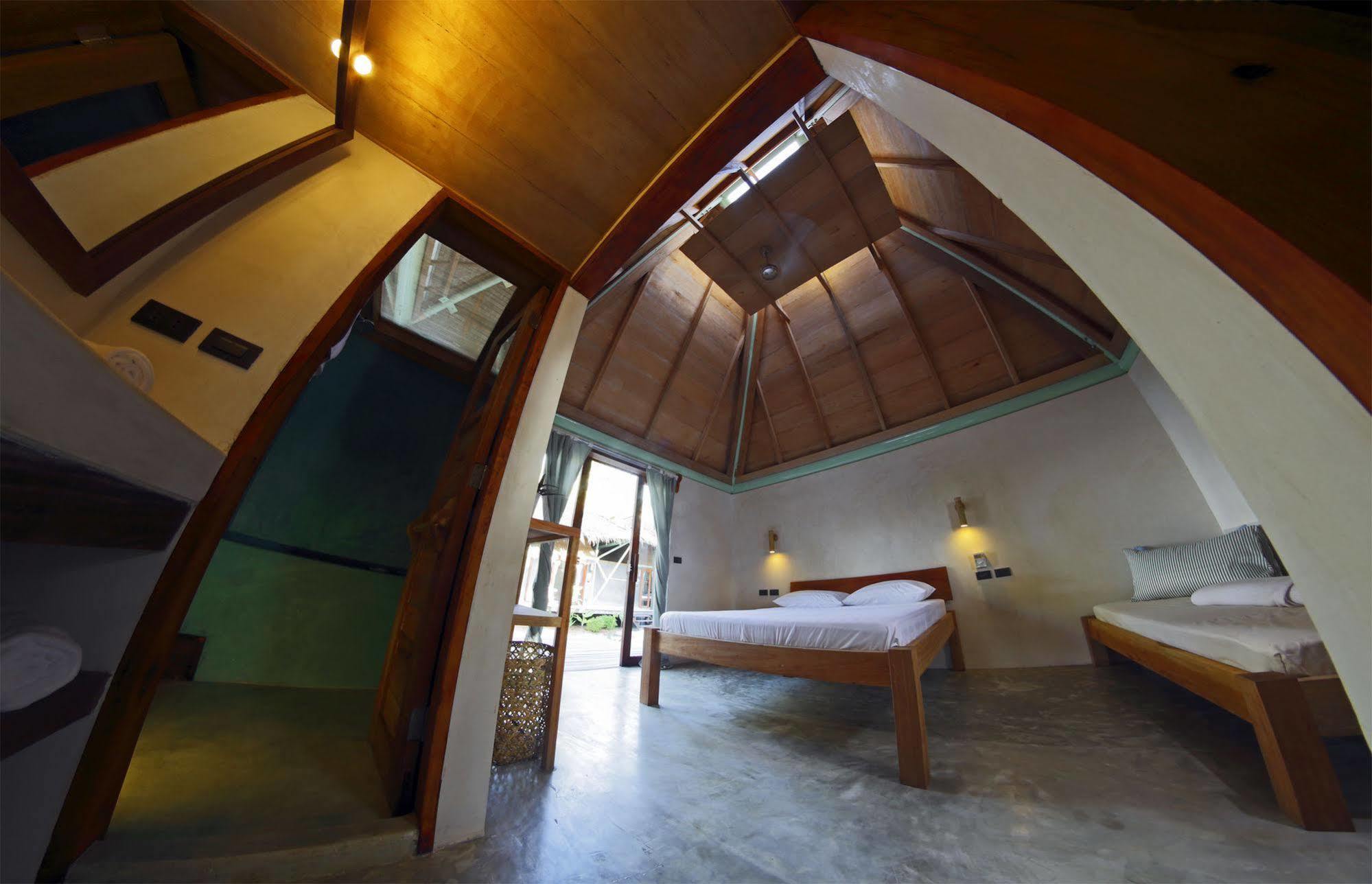 Bravo Beach Resort General Luna  Bagian luar foto